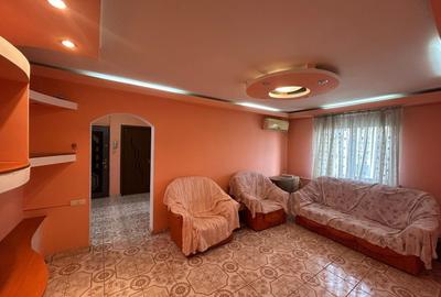 Apartament cu 3 camere semidecomandat, mobilat în Titan - 1