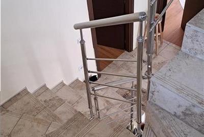Vila foarte frumoasa langa  PALATUL si LACUL MOGOSOAIA - 33