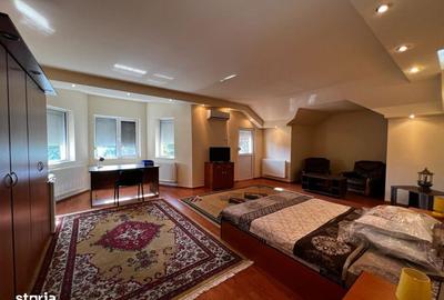 Casă cu 7 camere cu Teren 600 Mp în Central - 11