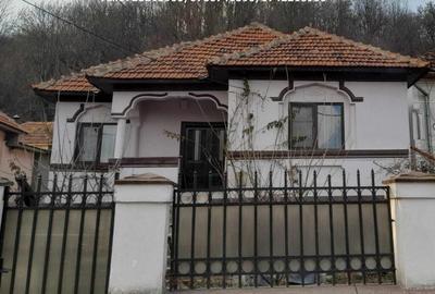 Casa situata in Oras Tismana - Isvarna - 14