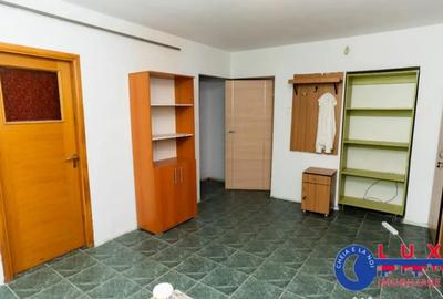 Spațiu comercial, de 57 mp, în Central - 6