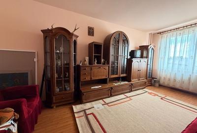 Apartament cu 3 camere în Crângași - 1