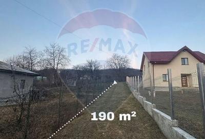 Teren agricol extravilan de 2456 mp, în Buhoci - 2