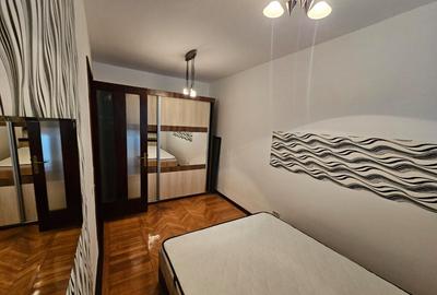 Apartament 3 camere , Bulevardul 1 Decembrie 1918 etaj 2