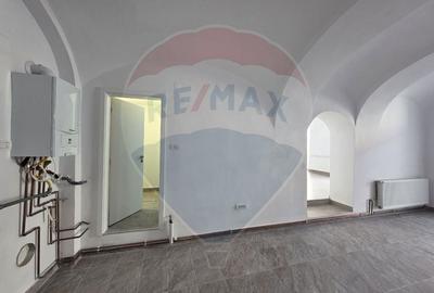 Spațiu comercial, de 80 mp, în Ultracentral - 5