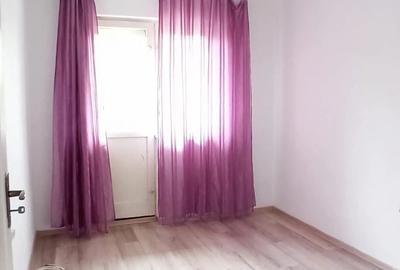 Apartament cu 2 camere de vanzare - Zona Micro 14 - 2