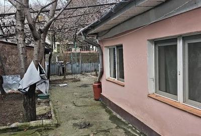 Casă cu 3 camere cu Teren 210 Mp în Central - 2