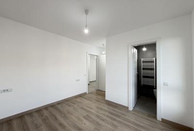 Apartament cu 3 camere decomandat în Tractorul - 2