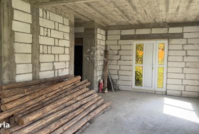 Casă cu 4 camere în Secăria - 2