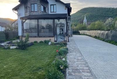 Casă individuală cu 4 camere cu Canalizare în Viișoara - 1