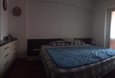 Apartament cu 3 camere decomandat în Gară