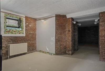 Casă individuală cu 9 camere cu Teren 200 Mp în Central - 27