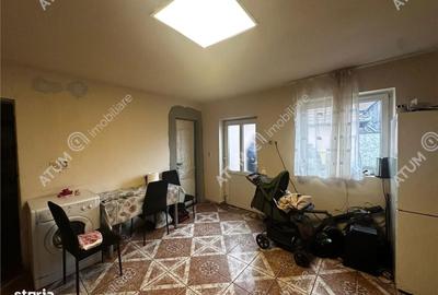 Casă cu 4 camere cu Teren 863 Mp în Central - 2