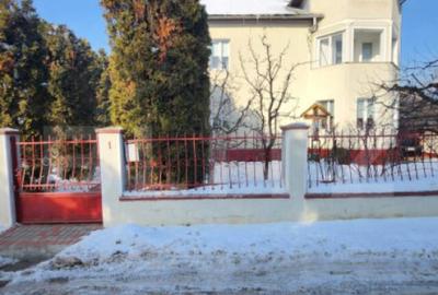 Casă cu 5 camere cu Teren 1000 Mp în Decebal - 1