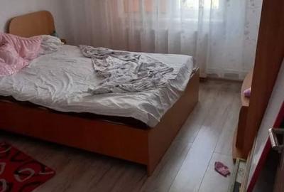 Apartament cu 4 camere decomandat în Vest