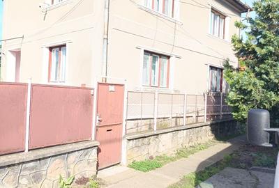 Casă cu 4 camere în Central - 2
