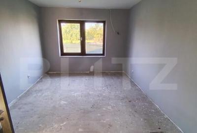 Casa cu 2 camere ?i living cu o gradina generoasa in su - 4
