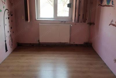 4 camere etaj 3 Circumvalatiunii, str. Stelelelor ... cu CENTRALA PROPRIE, neamenajat 4 camere etaj 3 Circumvalatiunii, str. Stelelelor ... cu CENTRALA PROPRIE, neamenajat - 9