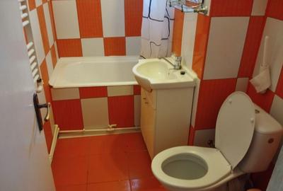 Apartament cu 3 camere decomandat în Micro 3 - 8