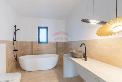 Casă cu 4 camere cu Teren 738 Mp în Jucu - 4