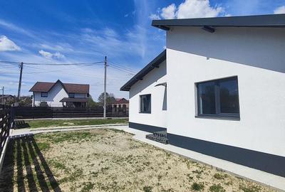 Casă cu 3 camere cu Teren 400 Mp în Albota - 2