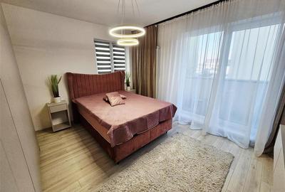Apartament cu 2 camere decomandat, mobilat în Tractorul