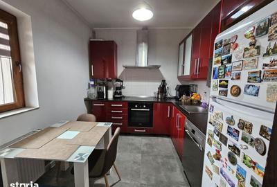Apartament cu 3 camere decomandat în Exterior Vest