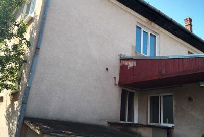 Casă cu 4 camere în Central - 2