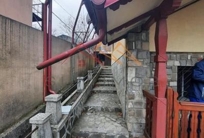 Vila 7 camere, an 1984, garaj, terasa, teren 604 m2, Poiana Campina,PH - 6
