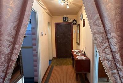 Apartament cu 3 camere decomandat, mobilat în Micro 11 - 11