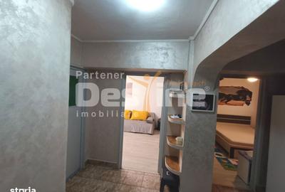 Apartament cu 3 camere decomandat în Dristor
