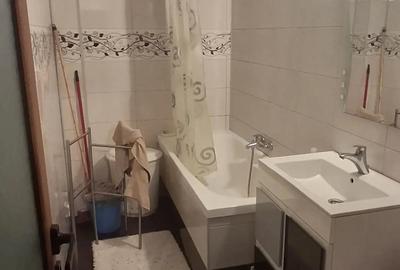 Apartament cu 2 camere decomandat în Micro 20 - 1