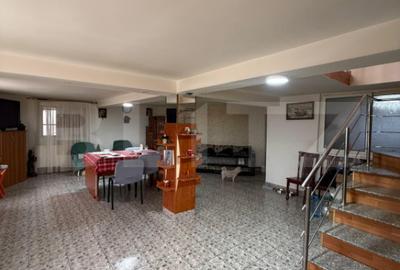 Casă cu 5 camere cu Teren 2800 Mp în Central - 15