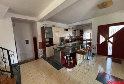 Casă cu 9 camere cu Canalizare în Ultracentral - 16