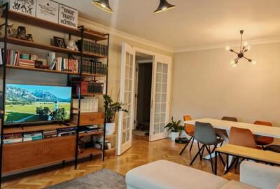 Apartament cu 3 camere decomandat în Brașovul Vechi - 1