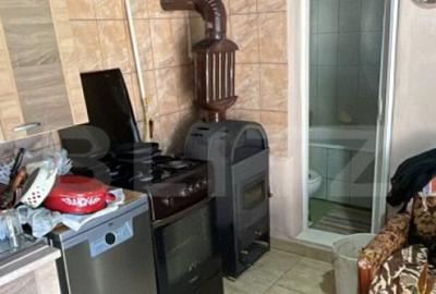 Casa cu 3 camere, 90 mp, 2 anexe gospodaresti si teren de 30 - 7