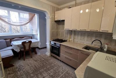 Apartament cu 3 camere decomandat în Giurgiului - 2