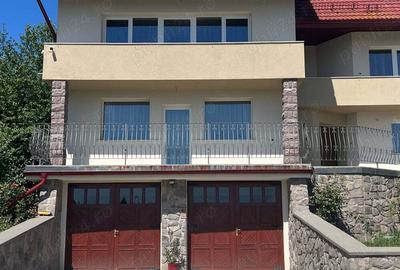 Casă cu 8 camere cu Teren 7000 Mp în Vâlcele - 4