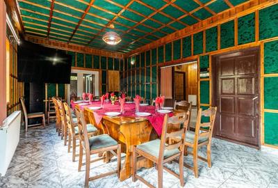 Casă individuală cu 10 camere cu Teren 250 Mp în Castelul Peleș - 9