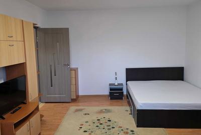 Garsonieră decomandată în 13 Septembrie