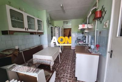 Apartament cu 4 camere decomandat în Central - 1