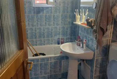 Apartament cu trei camere, zona Bradet - 2