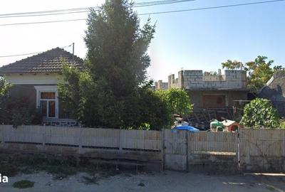Casă cu 4 camere în Comani - 2