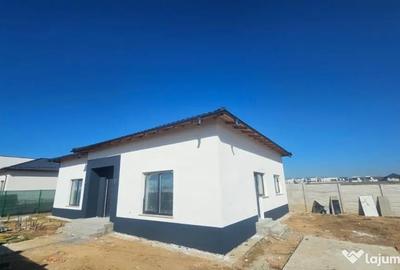 Casă cu 4 camere cu Teren 412 Mp în Malu Mare - 9