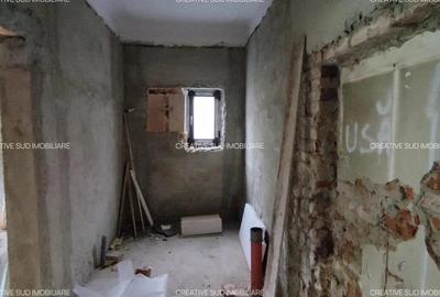 Sinaia / Peles - Vila D + P + M - 10 Camere - 260 mp utili - 700 mp teren - 12