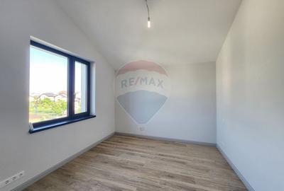 Casă cu 6 camere cu Teren 448 Mp în Aviației - 5