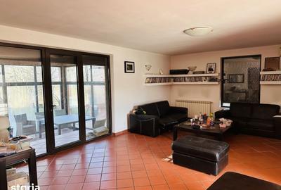 Casă cu 7 camere cu Teren 2500 Mp în Chiajna - 2