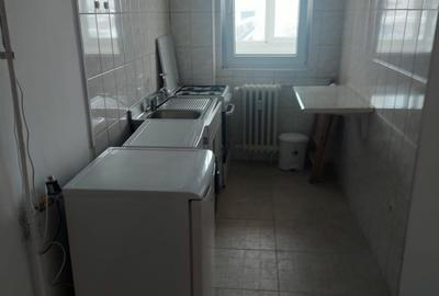 Piata Romana Calea Dorobantilor langa Facultatea ASE,aproape de metrou - 3