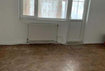 Apartament cu 3 camere semidecomandat în Moinești - 2
