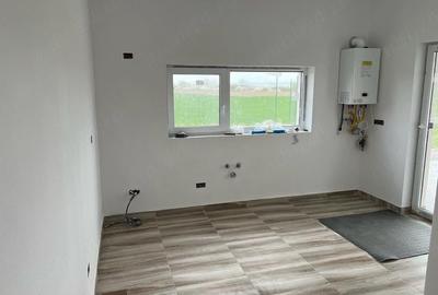 Casă cu 3 camere cu Teren 545 Mp în Bucovăț (Remetea Mare)